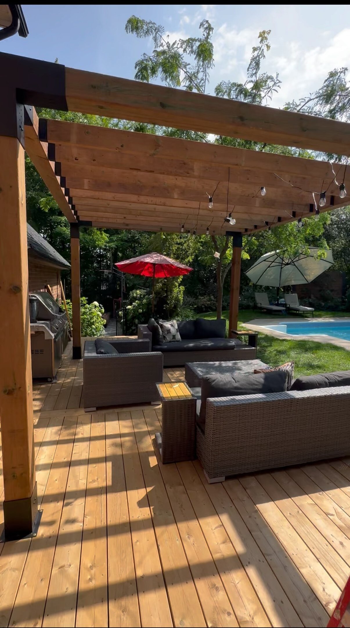 Custom pergola by Pearl Improvements